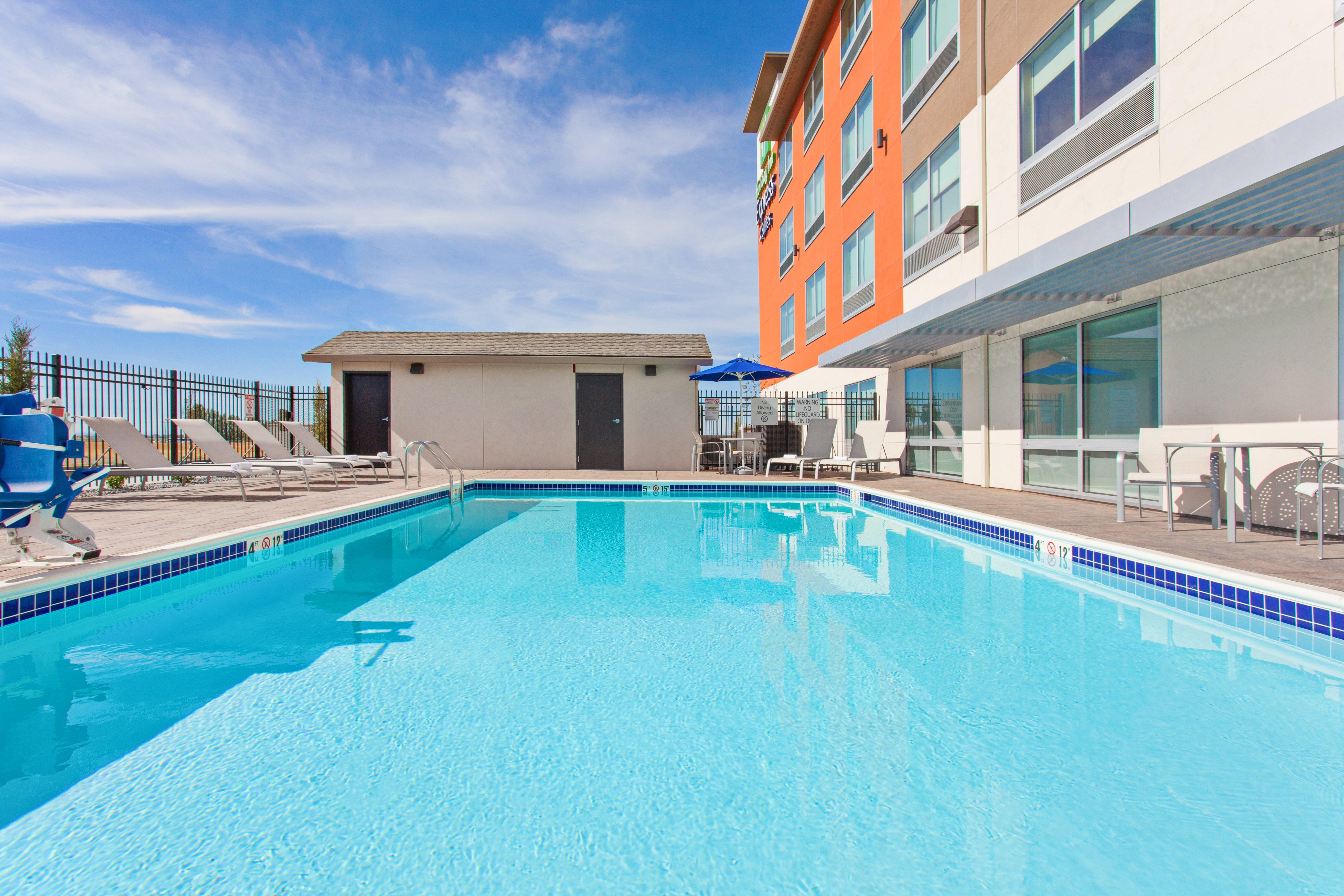 Holiday Inn Express & Suites - Moses Lake By Ihg Exterior foto